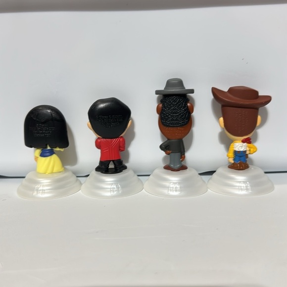 Disney | Disney 100 | meal toys - Picture 4 of 5